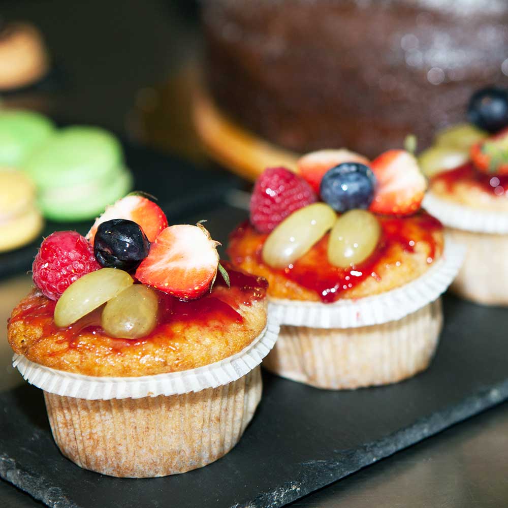 Muffins und Törtchen aus eigener Herstellung